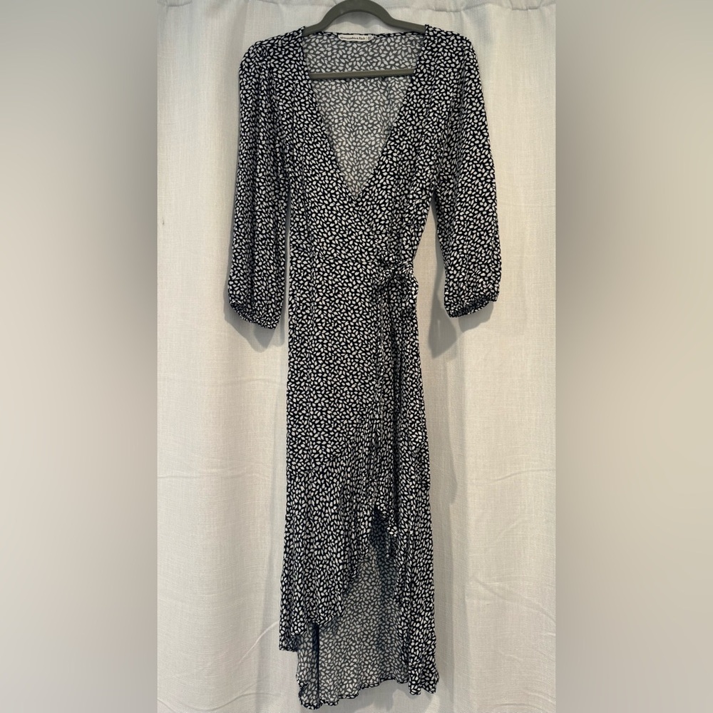 Abercrombie & Fitch Black and White Ruffled Wrap Dress